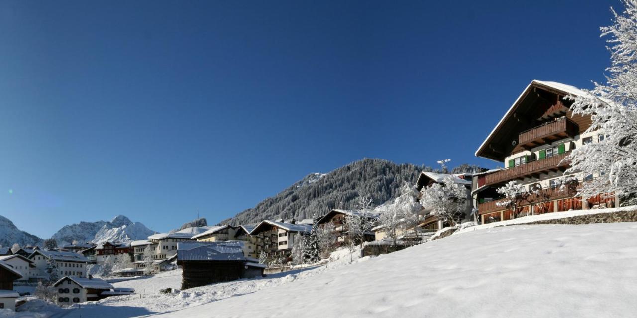 Hotel Adler Garni Hirschegg  Bagian luar foto