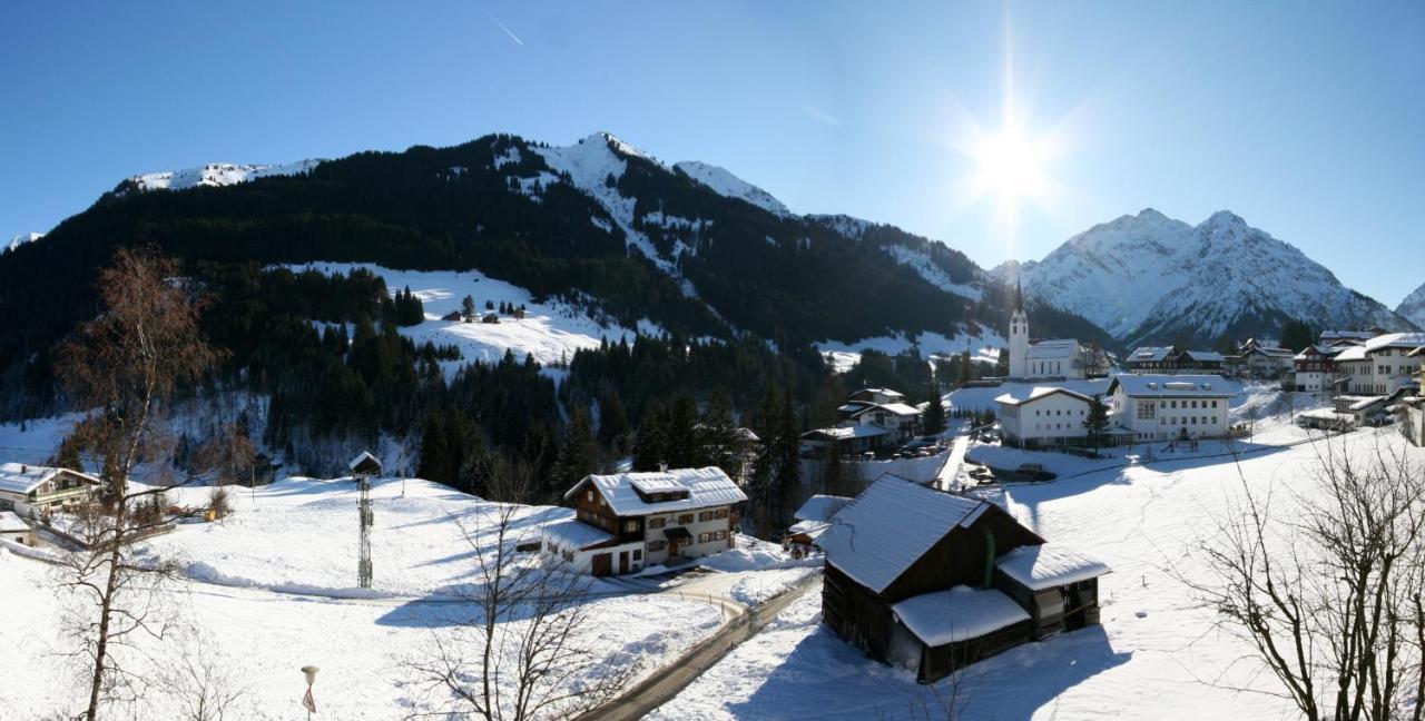 Hotel Adler Garni Hirschegg  Bagian luar foto