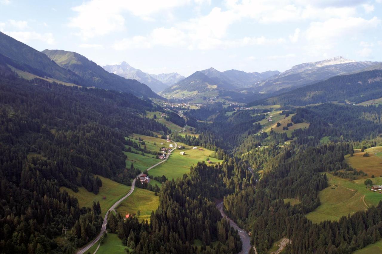 Hotel Adler Garni Hirschegg  Bagian luar foto