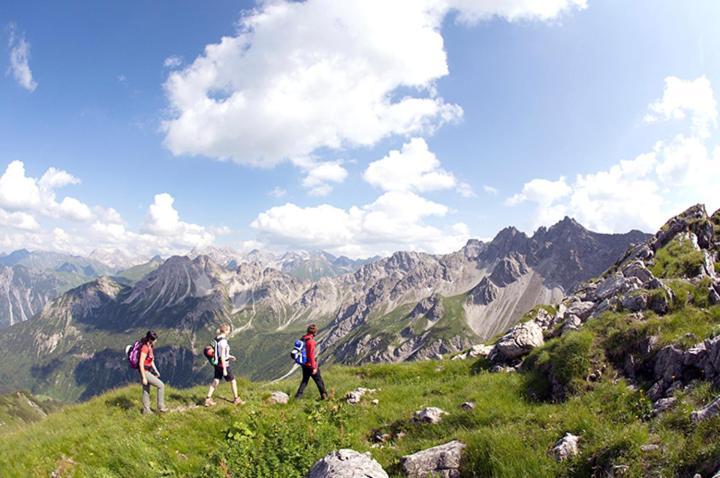 Hotel Adler Garni Hirschegg  Bagian luar foto