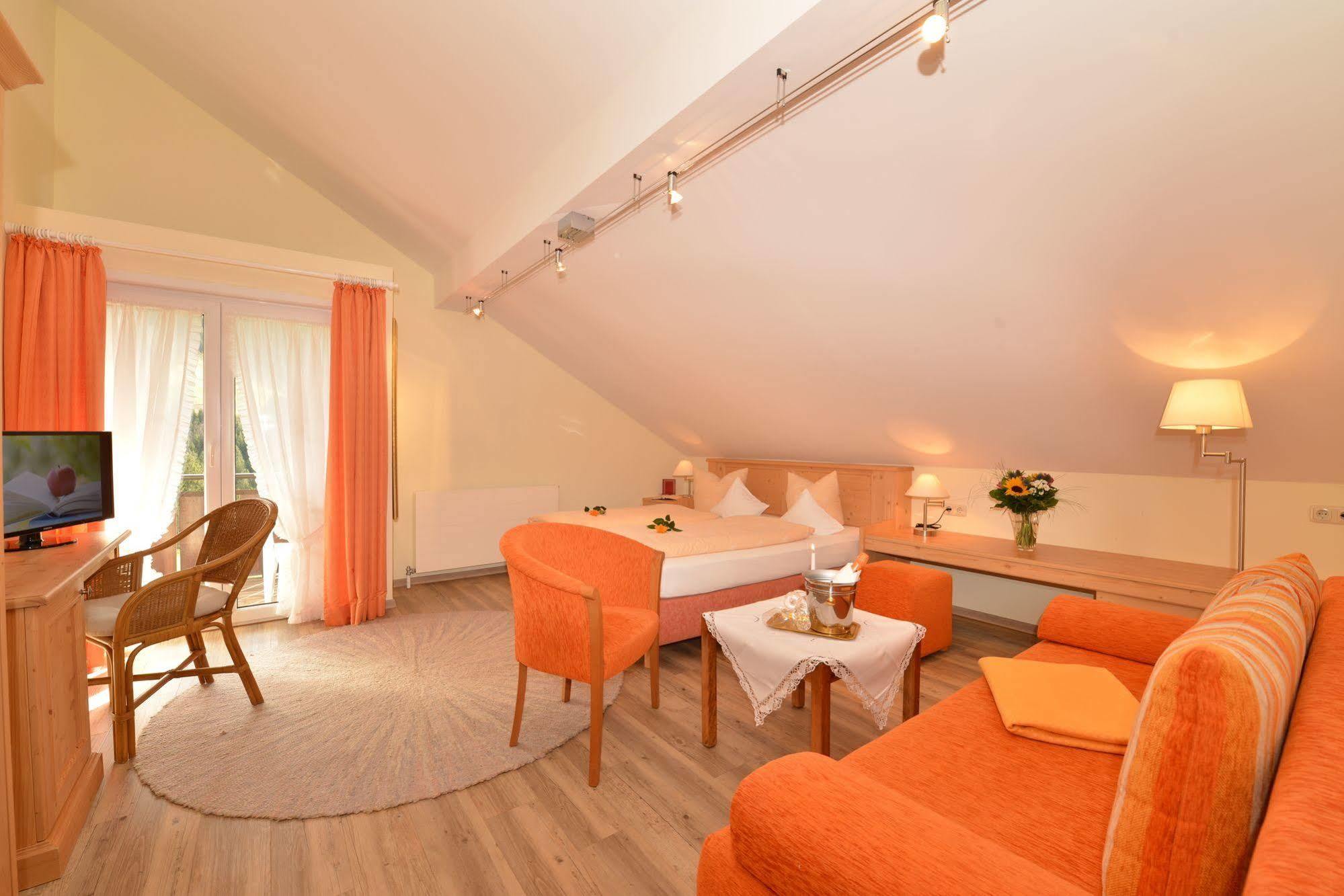Hotel Adler Garni Hirschegg  Bagian luar foto